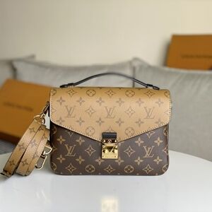 Louis Vuitton Métis Monogram Bag